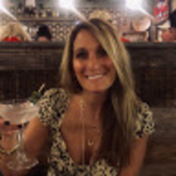 Meet your Posher, Kathy - Picture 1 of 1